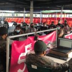 Baja afluencia de personas en puestos de vacunación y algunos dicen que llegan porque sin la vacuna no les dan trabajo