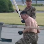 Militares norcoreanos dan brutal muestra de “fuerza, valentía y moral”