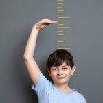 Descubren el mecanismo por el que los humanos somos cada vez más altos y tenemos la pubertad a una edad más temprana