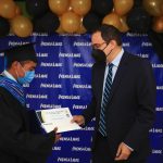 Voceadores de Prensa Libre alcanzan una meta más al graduarse de bachilleres