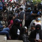Salud afirma que segunda dosis de Pfizer puede esperar hasta 55 días, pero los CDC sugieren otro lapso de tiempo