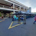 Guatemaltecos acuden a puestos para vacunar a menores de entre 12 y 17 años