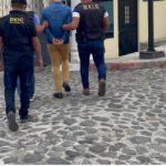 Capturan a supuesto pastor señalado de agresión sexual y de obligar a jóvenes a limpiar su casa y cocinarle