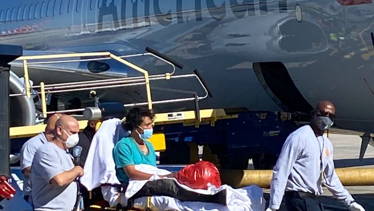 Esto ocurrió con el hombre que viajó en el tren de aterrizaje de un avión de Guatemala a Miami