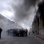 Policías señalados de abuso de autoridad durante disturbios en el Congreso en 2020 se presentan ante juez