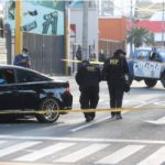 Asesinan a tiros a un piloto en el bulevar Los Próceres quien choca con un autobús