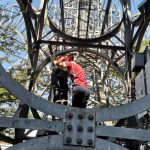 Hombre escala la Torre del Reformador y se viven momentos de tensión durante su rescate