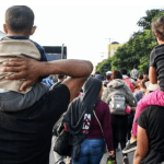Migrantes viven una Navidad entre esperanza y nostalgia en frontera de México