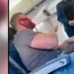 El caso del pasajero que fue expulsado de un avión por usar ropa interior como mascarilla