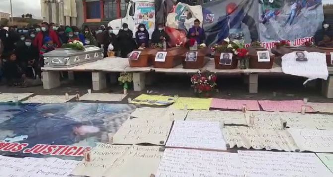 Pobladores de Santa Catarina Ixtahuacán bloquean la ruta Interamericana en repudio por masacre