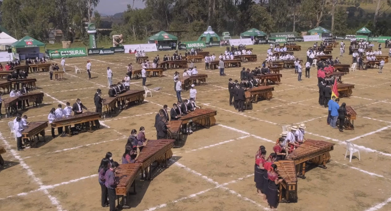 Ensamble de 150 marimbas de Guatemala gana un récord Guinness Guatevision