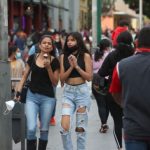 “Es una época en la que viaja mucha gente”: Salud teme repunte de covid-19 tras fiestas de Navidad y Año Nuevo