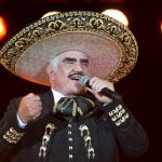 Juan Osorio, productor de la biografía de Vicente Fernández, respondió ante las críticas de Doña Cuquita por el estreno “ilegal” de la serie