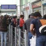 Las fotos que muestran que en el Transmetro no se cumple el distanciamiento social, aunque la municipalidad asegura que eso no ocurre