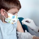 Pfizer pide a EE. UU. la aprobación de su vacuna anticovid para niños menores de 5 años