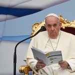 El papa Francisco expresa su profundo pesar en estos momentos de dolor a los familiares de las víctimas del accidente en México