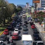 Intenso tráfico se reporta en día de Nochebuena