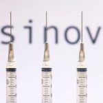 Sinovac: la OPS exige 3 dosis de la vacuna china para considerar completamente vacunadas a las personas de más de 60 años