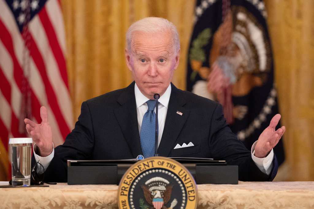 Video: Joe Biden insulta a periodista de Fox News cuando su micrófono aún estaba encendido