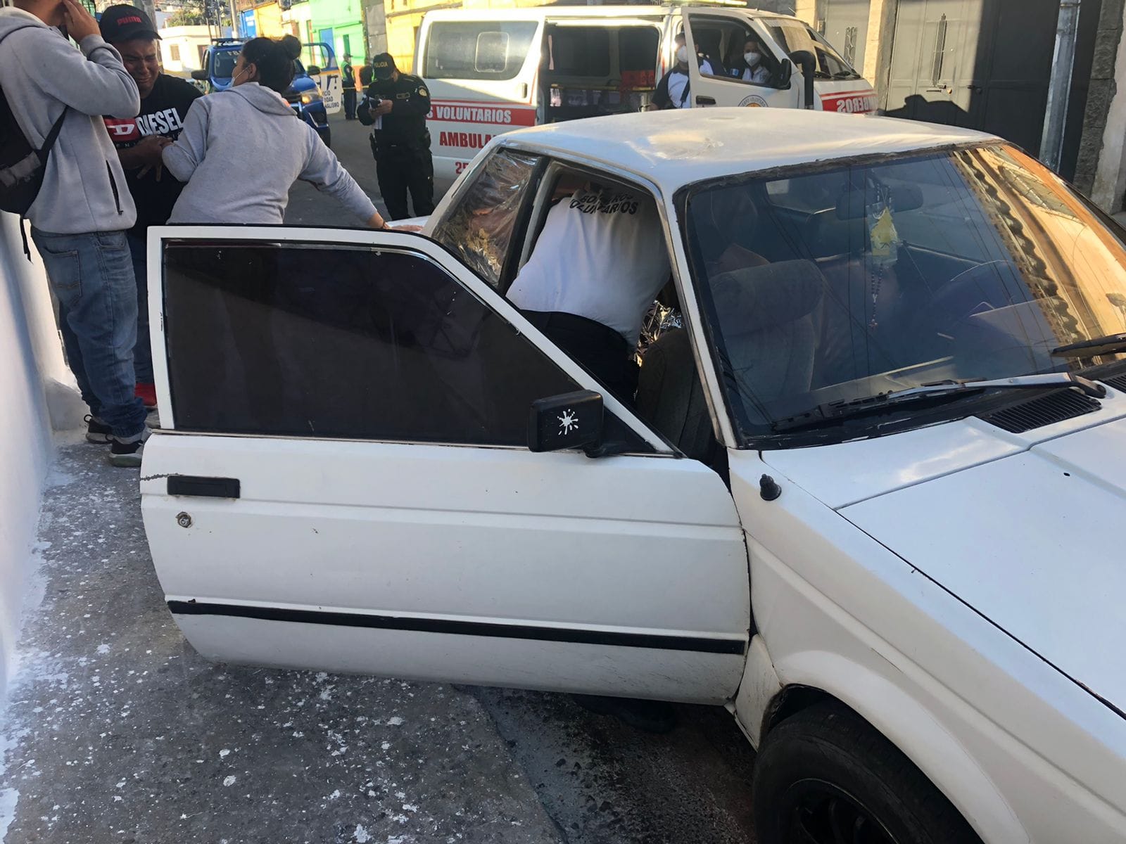 La historia de la mujer que fue encontrada sin vida dentro de un vehículo en Villa Nueva