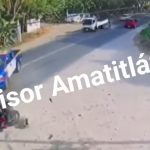 Video: Motorista conduce a excesiva velocidad y choca contra vehículo en Zacapa