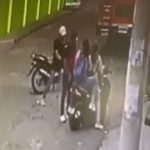 Los otros videos que delatan cómo motoristas asaltaban en Escuintla y la PNC logra capturar a los supuestos delincuentes