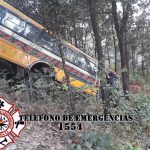 Bus se sale de la carretera: tuvo desperfectos mecánicos y quedó a la orilla de un barranco en Quiché