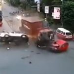 Video: el brutal momento en que un camión embiste y destroza varios carros