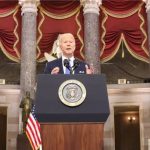 Biden culpa a la “red de mentiras” de Trump por el ataque al Capitolio (y la dura respuesta del expresidente)