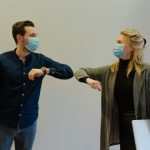 Estudio recomienda cuidar la salud mental de quienes cumplen las normas para prevenir el Covid 19