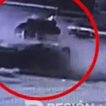 Cámara capta el brutal accidente cuando un bus destruye un picop y mata a tres personas