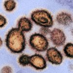 Variantes del coronavirus: los síntomas de ómicron, delta, flurona y deltacron a los que hay que estar atentos