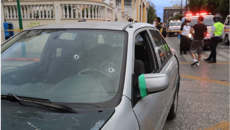 Ataque armado en plena vía deja un muerto y una mujer herida en la zona ...