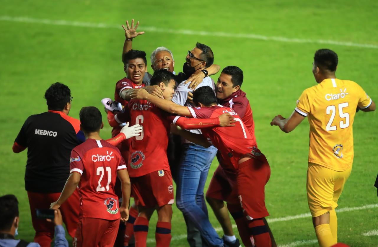 ¡Malacateco es campeón del Apertura 2021! Los Toros celebran su primera corona
