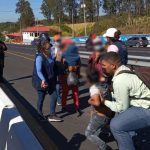 PGN rescata a niños en la autopista Palín-Escuintla y quedan bajo la protección del Estado