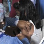 Salud afirma que vacunas contra el coronavirus para niños de 6 a 12 años ya están en proceso de negociación