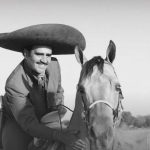 “El Potrillo” publica inédito video de Vicente Fernández “sin bigote” y con mirada “coqueta” especial para doña Cuquita