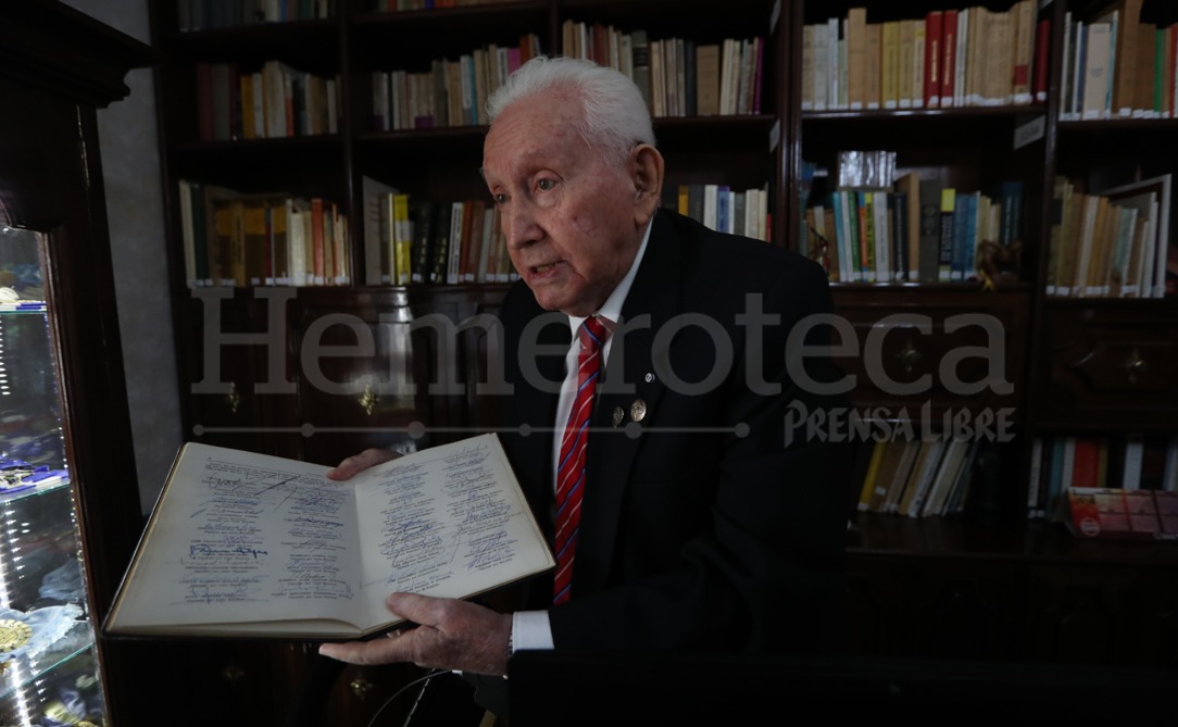 Muere a los 92 años el exvicepresidente de Guatemala Roberto Carpio Nicolle