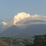 Videos y fotos: Erupción del volcán Santiaguito cubre de ceniza varios poblados cercanos