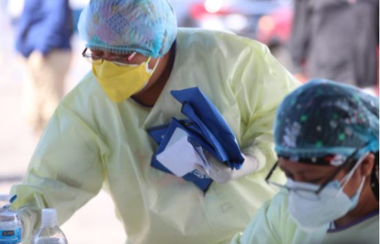 Salud reporta más de 3 mil casos de covid-19 en las últimas horas y contagios activos se acercan a los 44 mil
