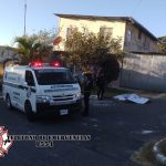 Localizan cadáver de una persona envuelta en sábanas en la zona 8 de Villa Nueva