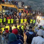 Rescatan muerto al niño Rayan, atrapado cinco días en el fondo de un pozo de 32 metros