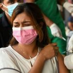 Covid: por qué no es lo mismo contagiarse de coronavirus con vacuna que sin ella