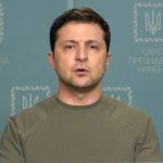 Presidente de Ucrania libera a presos con experiencia militar para que luchen contra Rusia y pide que integren al país a la Unión Europea