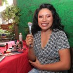 Yayita la guatemalteca que sueña con ser maquillista profesional y romper estereotipos