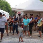 Autoridades desalojan un campamento de migrantes en el norte de México