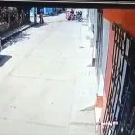 VIDEO: una mujer queda bajo un mototaxi durante un accidente en Uspantán, Quiché