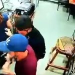 Con arma en mano delincuentes toman por asalto negocio en Petén y todo quedó grabado