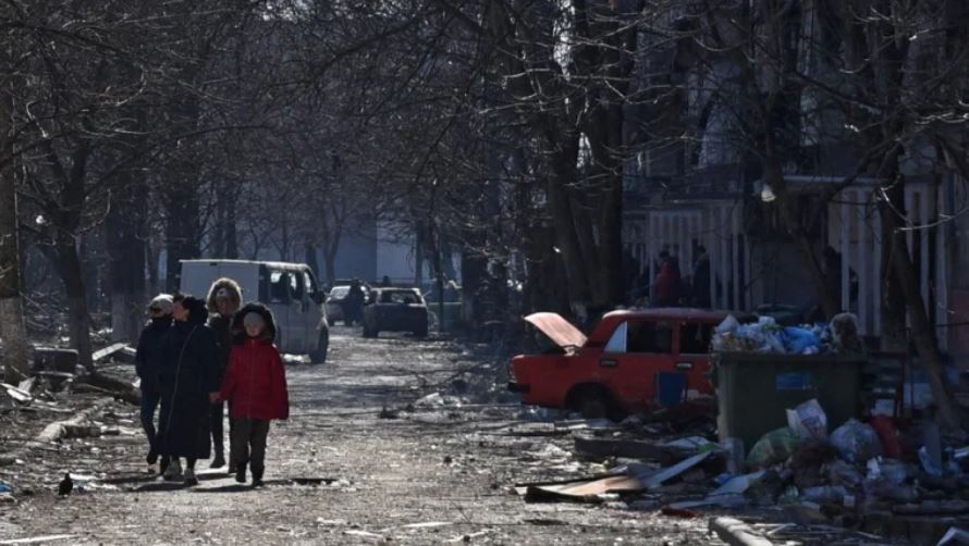 Rusia y Ucrania: escuela en Mariúpol donde se refugiaban 4