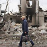 Rusia y Ucrania: las imágenes que revelan el antes y el después de la destrucción causada por las fuerzas rusas tras una semana de invasión